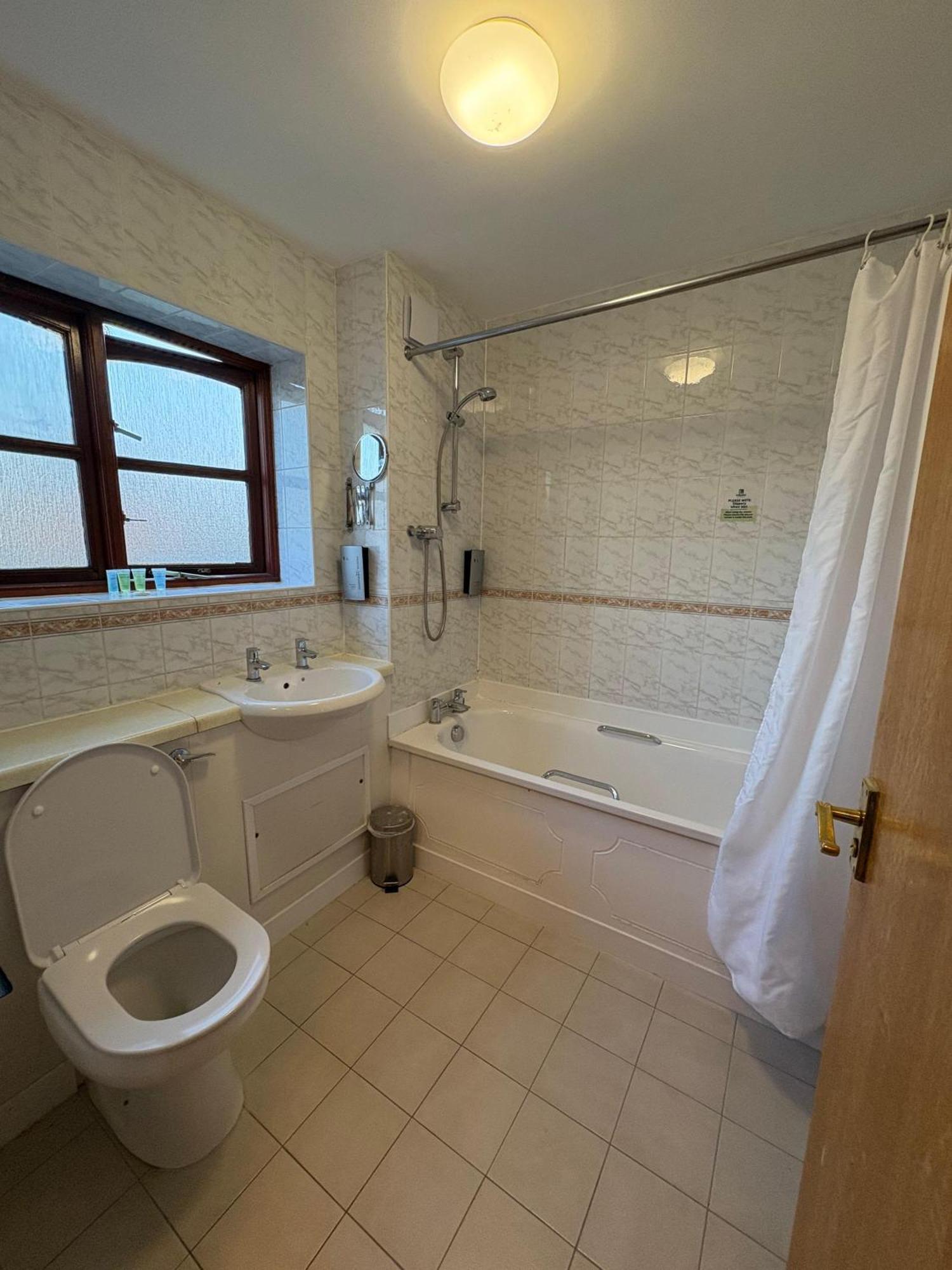 Tollgate Hotel & Leisure Stoke-on-Trent Bagian luar foto